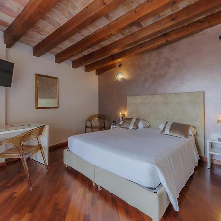 Hotel Degli Oleandri Sirmione Luaran gambar