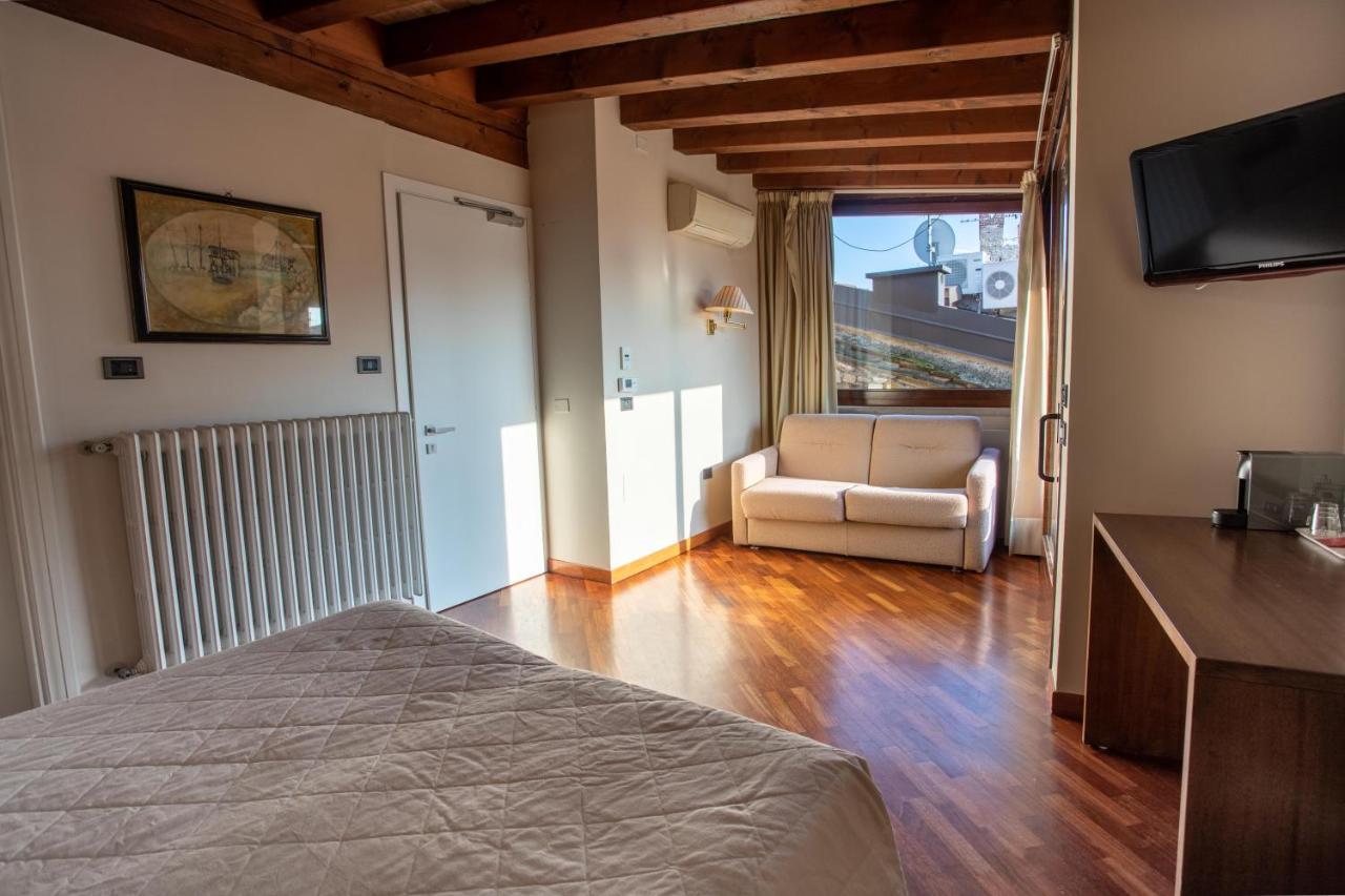 Hotel Degli Oleandri Sirmione Luaran gambar