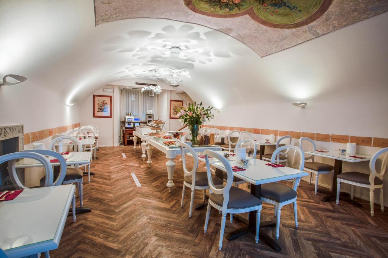 Hotel Degli Oleandri Sirmione Luaran gambar
