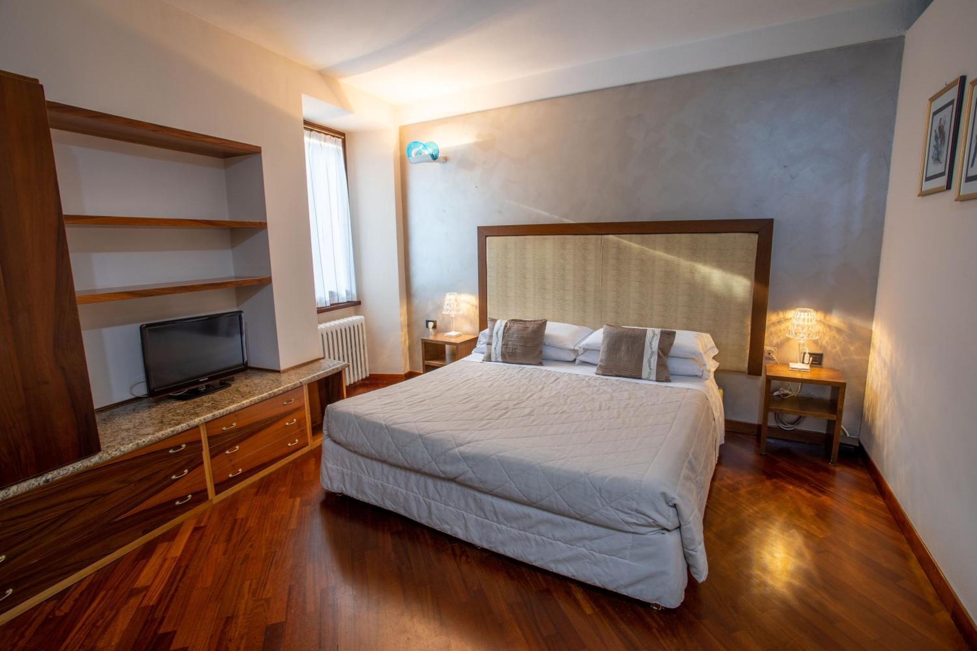 Hotel Degli Oleandri Sirmione Luaran gambar